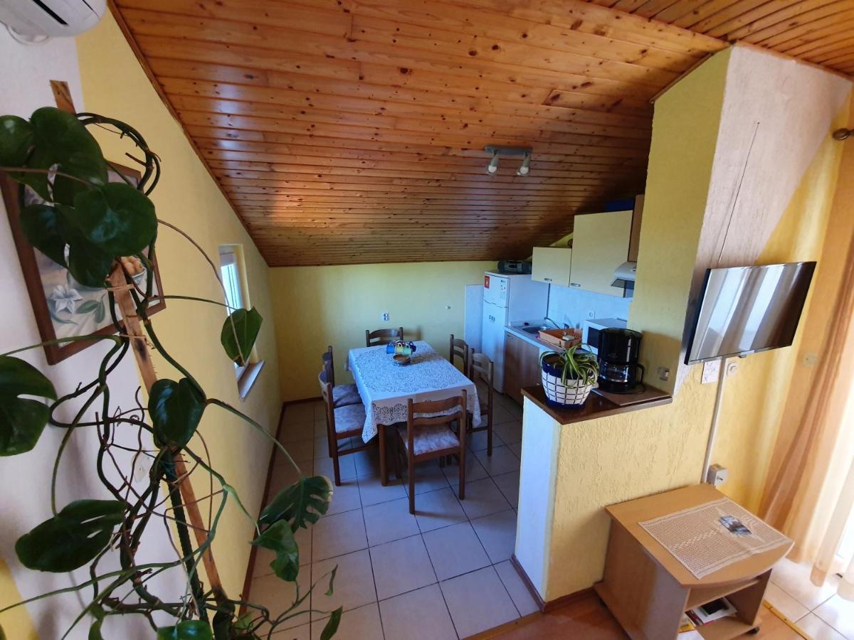 Apartment Dajana 4+2 Čižići Exterior foto